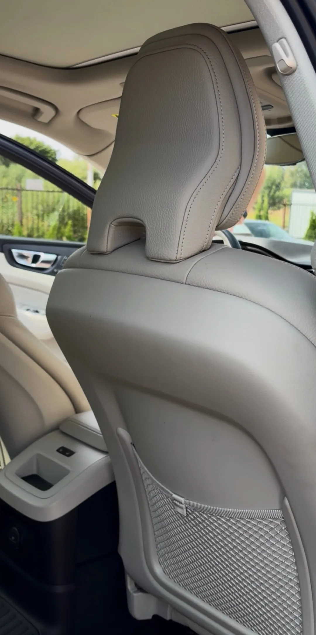 Спинка сиденья Volvo XC60 после химчистки