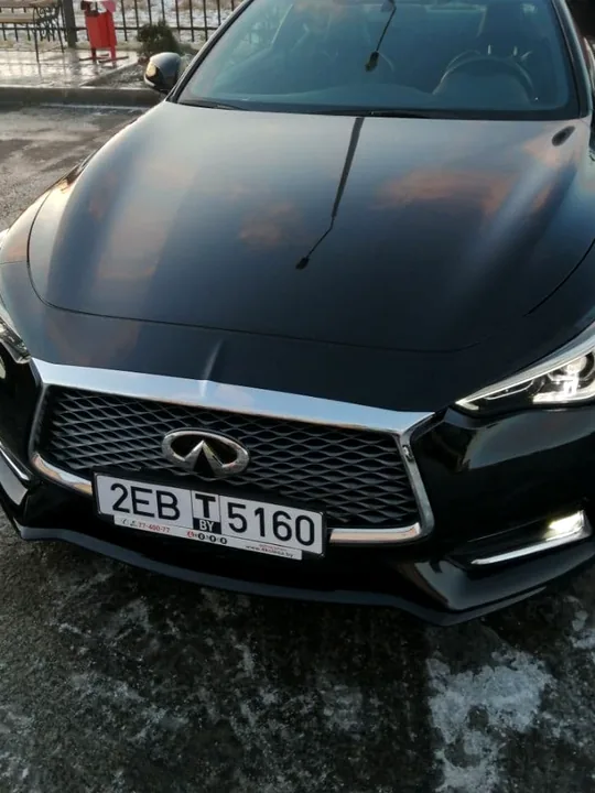 Infiniti Q60 спереди